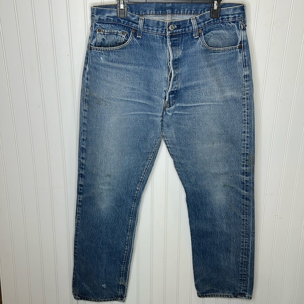- Vintage Levi’s 501 Born 1984-1987 Size 34